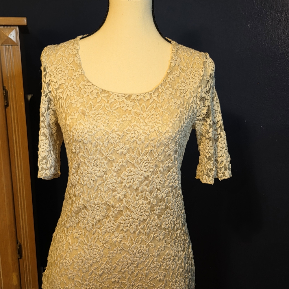 Elegant Lace Blouse - Cream